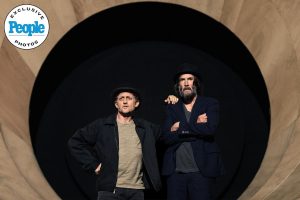 Keanu Reeves și Alex Winter debutează pe Broadway în ‘Waiting for Godot’ (Fotografii exclusive)