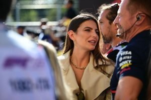 Kelly Piquet, iubita lui Max Verstappen, strălucește cu un look deosebit la paddockul F1 Italian GP.