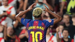 Vedeta de la Barcelona, Yamal, strânge susținerea de marcă înainte de ceremonia Ballon d’Or.