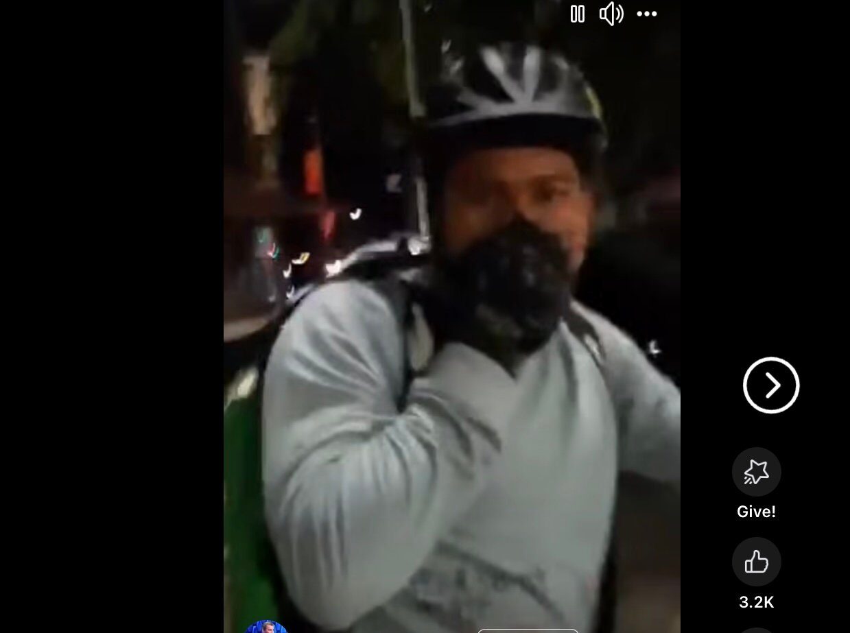 [ad_1] Tânărul care săptămâna trecută a fost implicat într-un incident pe o stradă din București, în timpul căruia a lovit un livrator și l-a numit „invadator”, fiind rugat să plece din țară, va fi audiat marți la sediul Parchetului din apropierea Judecătoriei Sectorului 2