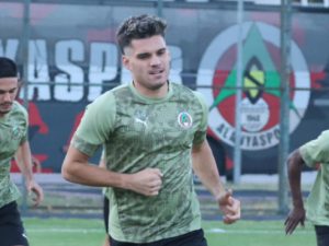 Antrenorul de la Alanyaspor, ferm după debutul lui Ianis Hagi: ”Nu voi accepta niciodată”