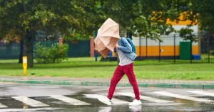 Avertizare meteorologică: județele vizate de vânt intens și cod galben în două zone.
