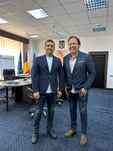 Ministrul Economiei anunță: Charlie Ottley a solicitat cetățenia română; cererea sa se află în continuare în labirintul birocratic.
