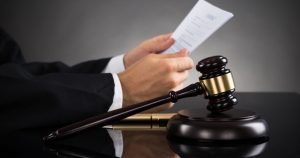 Schimbările în sistemul de pensii pentru judecători: creșterea vârstei de pensionare și limitarea pensiei la 70% din ultimul venit | DOCUMENT