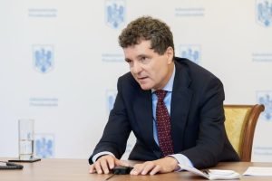 Nicușor Dan: România, un stat eșuat cu instituții ineficiente și lipsă de strategii pentru cetățeni.