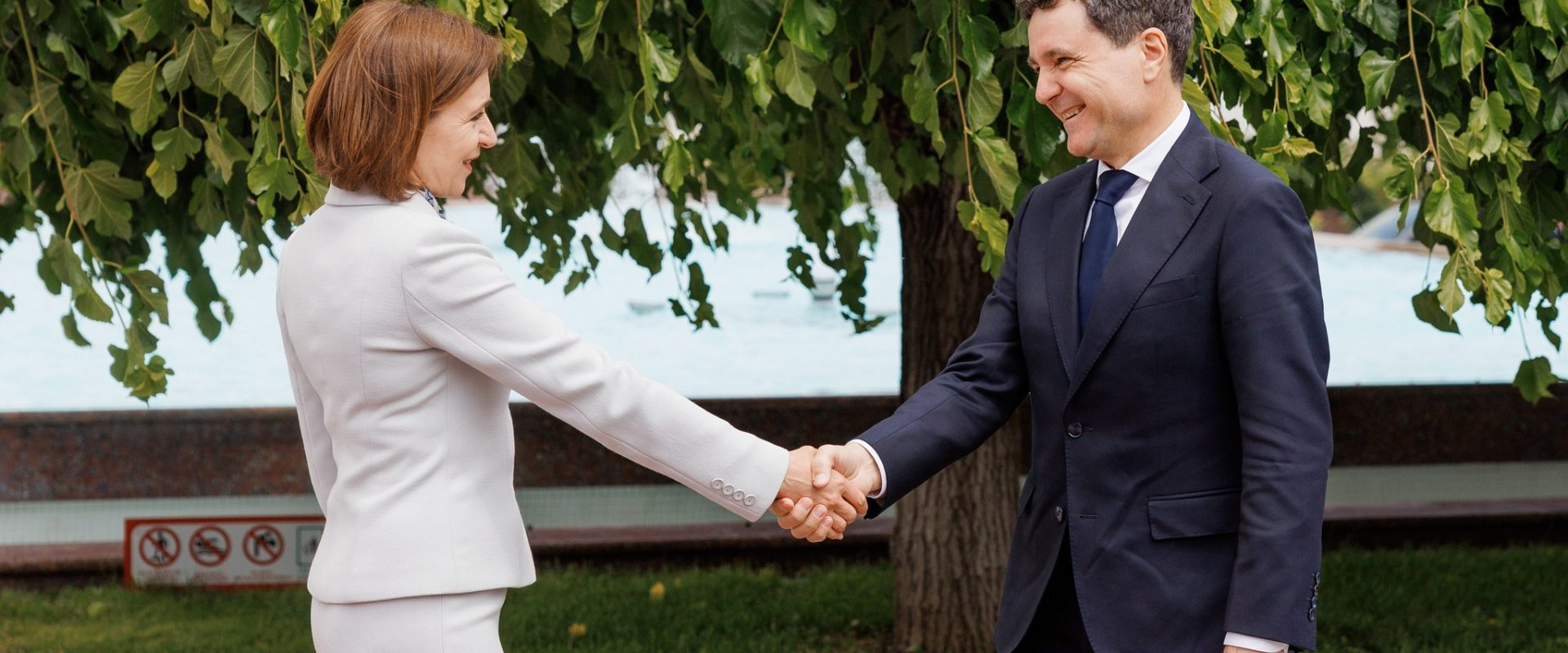 Nicuşor Dan, liderul naţiunii, va face o deplasare formală în