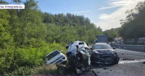 Coliziune fatală în Bulgaria dintre trei mașini cu numere românești: doi decedați la fața locului.