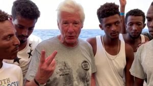 Actorul Richard Gere condamnă sever conducerea președintelui Donald Trump, afirmând că acesta subminează Constituția Statelor Unite