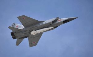 Avioane rusești MiG-31 echipate cu rachete hipersonice Kinjal, efectuând un zbor de patru ore în timpul exercițiilor militare „Zapad 2025”ea noastră”