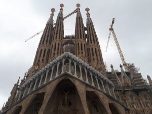 Sagrada Familia urmează să atingă cel mai înalt turn și să devină cea mai înaltă biserică din Europa, după începutul construcției în 1882ea noastră”