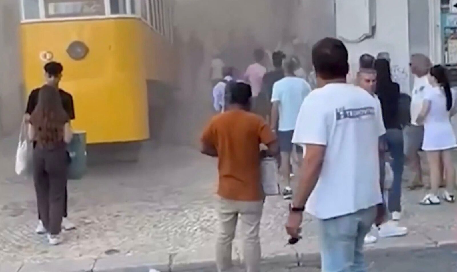 Primul raport despre accidentul funicularului din Lisabona indică ruperea unui cablu de legătură; incidentul s-a petrecut în mai puțin de jumătate de minut