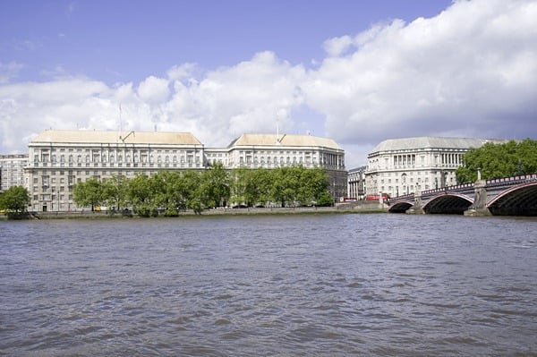 Sediul-MI5-sursa-Wikipedia.jpg