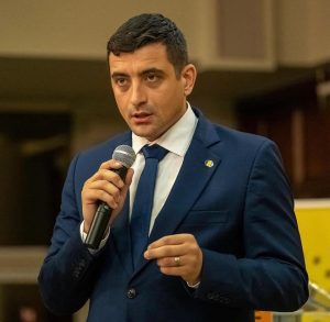 Simion face o alocuțiune în Parlament, cu toate că a declarat că deputații opoziției nu participă la ședință, în contextul moțiunii de cenzură.