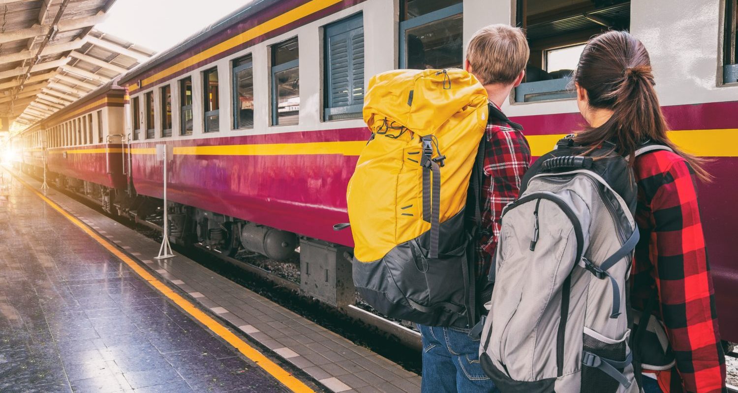 Studenti-la-tren-Pexels-e1563199241178.jpg