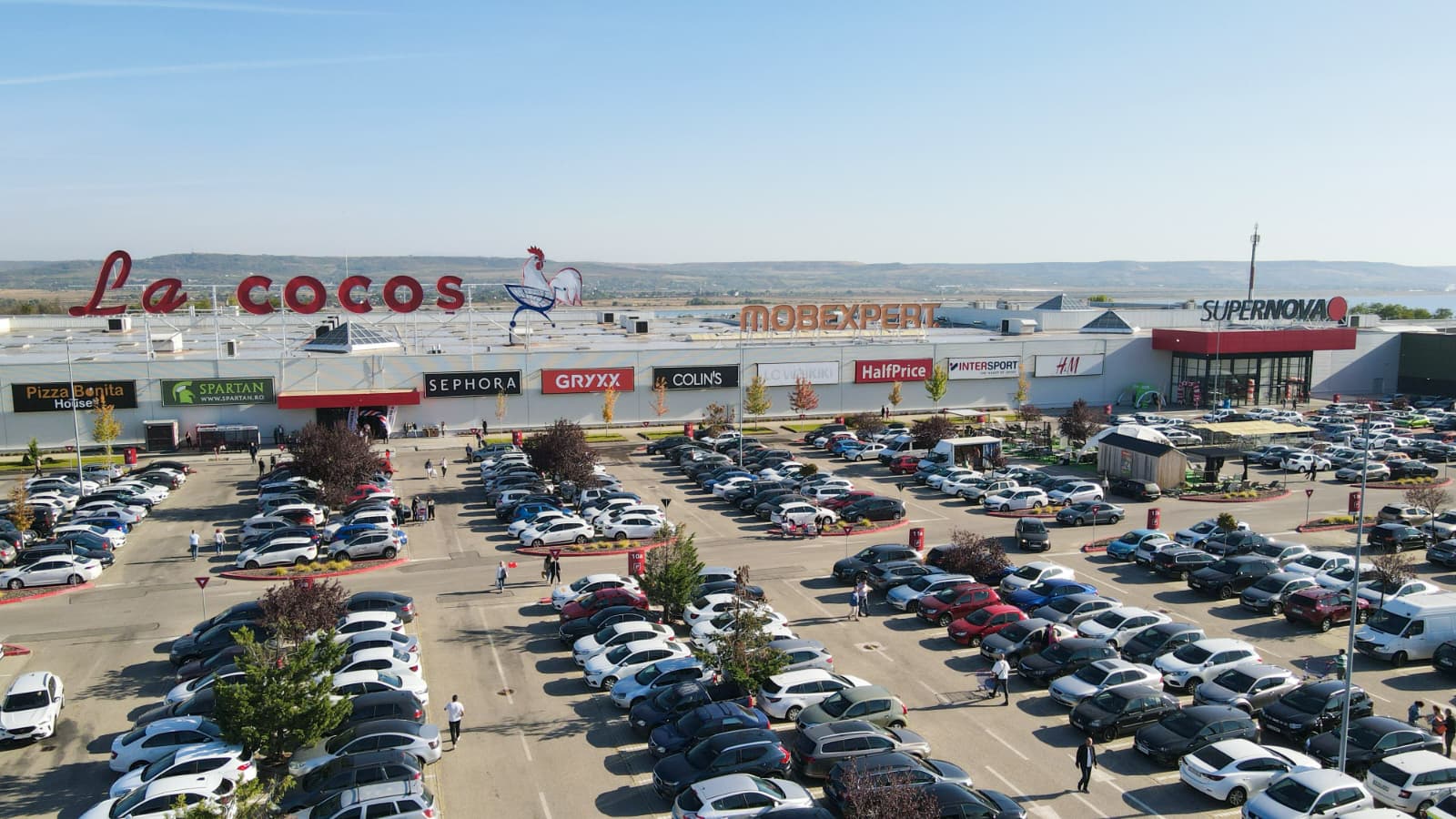 Supernova Pitești: Cocoș lansează primul hipermarket din Argeș, iar Action deschide prima locație în România.