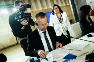 Peter Szijjarto susține că Zelenski deviază de la raționalitate din cauza atitudinii antimaghiare / Ministerul Ungar al Apărării dezminte incidentul cu dronele