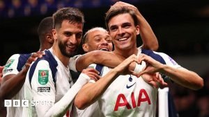 Tottenham Hotspur avansează în Carabao Cup după 3-0 cu Doncaster Rovers, cu goluri de Palhinha și Johnson.