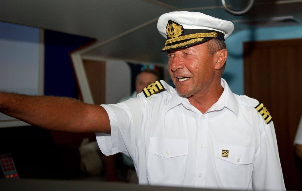 Traian Băsescu vorbește despre alegerile din Moldova: E timpul! Steagul