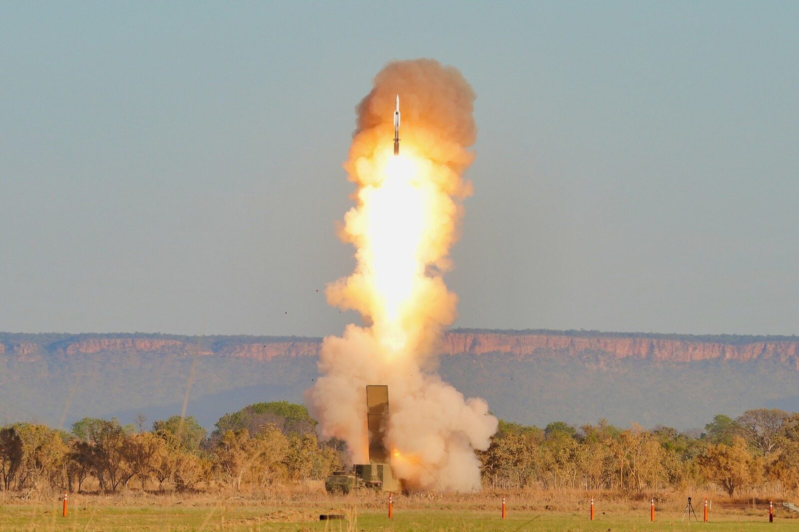 Beijingul solicită Japoniei și Statelor Unite să elimine rapid sistemul american de lansatoare de rachete Typhon, avertizând asupra impactului asupra descurajării nucleare a Chinei și amenințării cu o capacitate ofensivă în zonele din apropierea teritoriului chinez