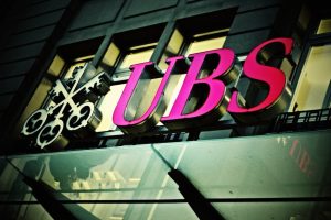 UBS, banca elvețiană, analizează posibilitatea relocării în SUA pentru a ocoli noile reglementări privind capitalul din Elvețiaea noastră”