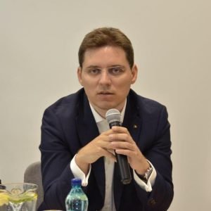 Victor Negrescu prezice ca propunerea Comisiei Europene de taxare a corporatiilor pentru urmatorul buget nu va fi acceptata; in cazul in care noile impozite nu sunt aprobate, Executivul european ar trebui sa furnizeze o noua propunere de buget.
