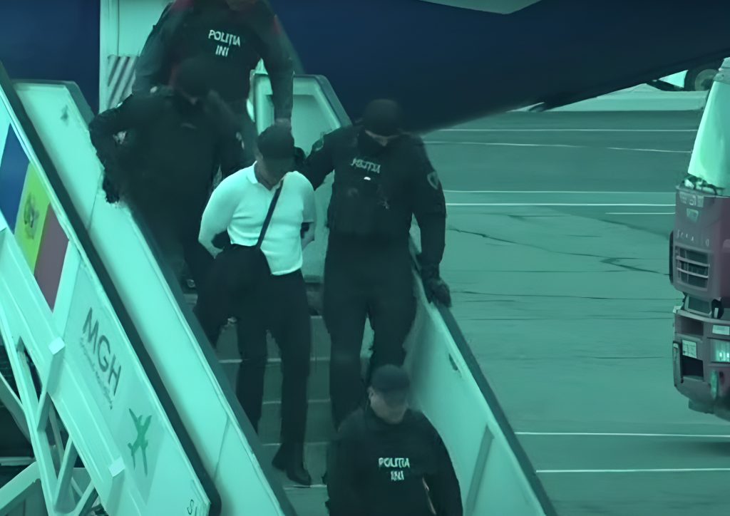 Oligarhul Vladimir Plahotniuc a ajuns în cătușe în Moldova. El va fi pregătit pentru judecarea în dosarul „furtului miliardului”