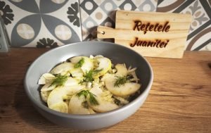 Preparatele Juanitei: Salată de pere și fenicul cu arome mediteraneene, un delicat aperitiv sau garnitură simplă și rafinată, perfectă fie cu legume, fie cu pui