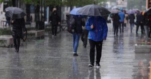 Previziuni meteorologice pentru următoarele două săptămâni: Ce momente vor fi mai reci și unde sunt anticipate precipitații.