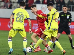 Lupii Galbeni au ocazia de a se revanșa în fața Câinilor Roșii, 21:00, Digi Sport 1. Live Video.