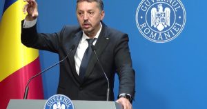 Daniel David solicită conducerii școlilor să comunice în mod public modul în care va începe anul școlar pe 8 septembrie: „Sunt încrezător că elevii vor fi bineveniți.”