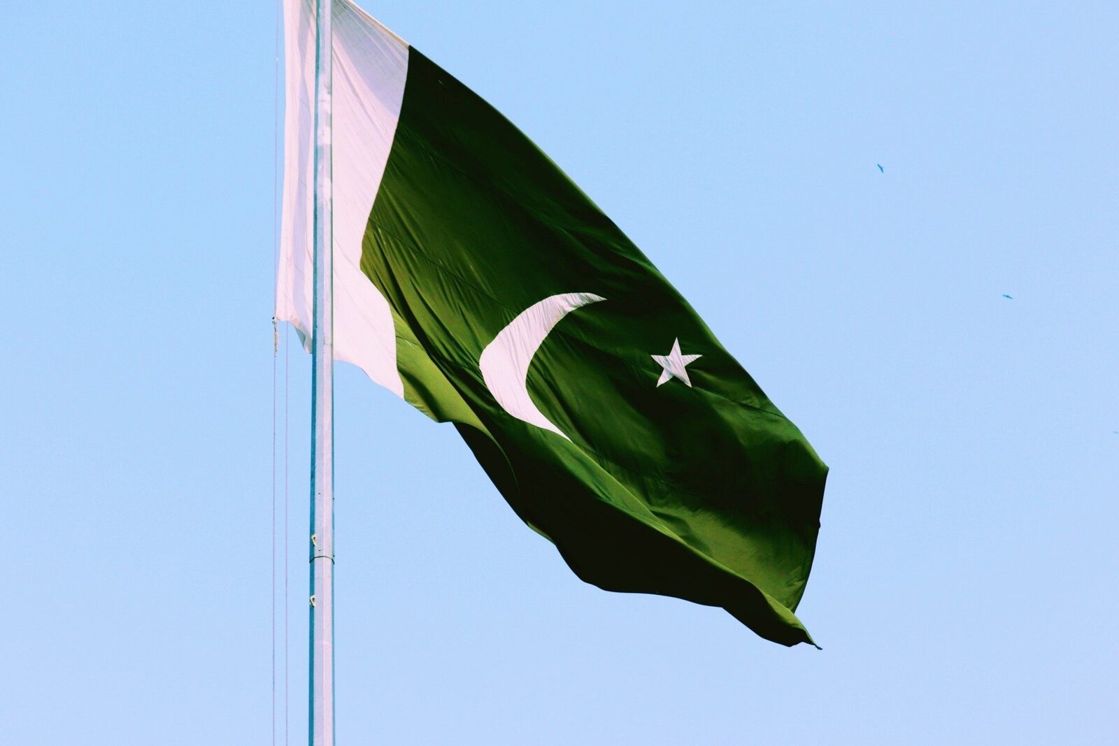 [ad_1] Trei femei transgender au fost împușcate mortal în zona periferică a celor mai mari oraș din Pakistan, Karachi, conform unei confirmări a poliției locale, citată de către o sursă de știri