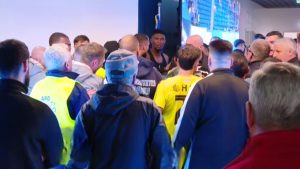 Confruntare la tunel între Universitatea Craiova și Dinamo! Oltenii nu au acceptat decizia de a-l lăsa pe Armstrong fără sancțiuni.