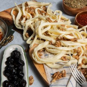 Motivul pentru care am fost cucerit de brânzeturile turcești: top 5 delicii – Beyaz Peyniri, Ezine Peyniri, Cecil Peyniri, Chechil și Otlu Peyniriea noastră”