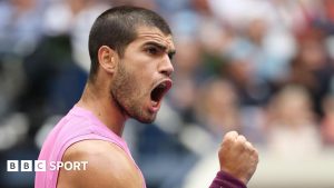 Carlos Alcaraz învinge pe Novak Djokovic și avansează în finala US Open 2025