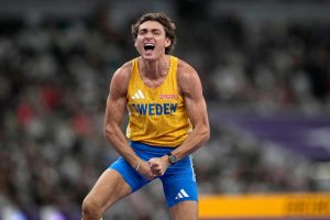Armand Duplantis, triplu campion mondial, stabilește un nou record și își consolidează dominația.