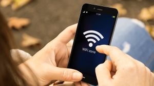 De ce un hotspot mobil specializat este superior telefonului tău pentru internet
