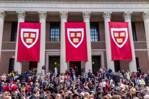 Fosta conducătoare a Universităţii Harvard susține că administrația Trump „atacă instituțiile academice americane, asemenea regimurilor autoritare”ea noastră”