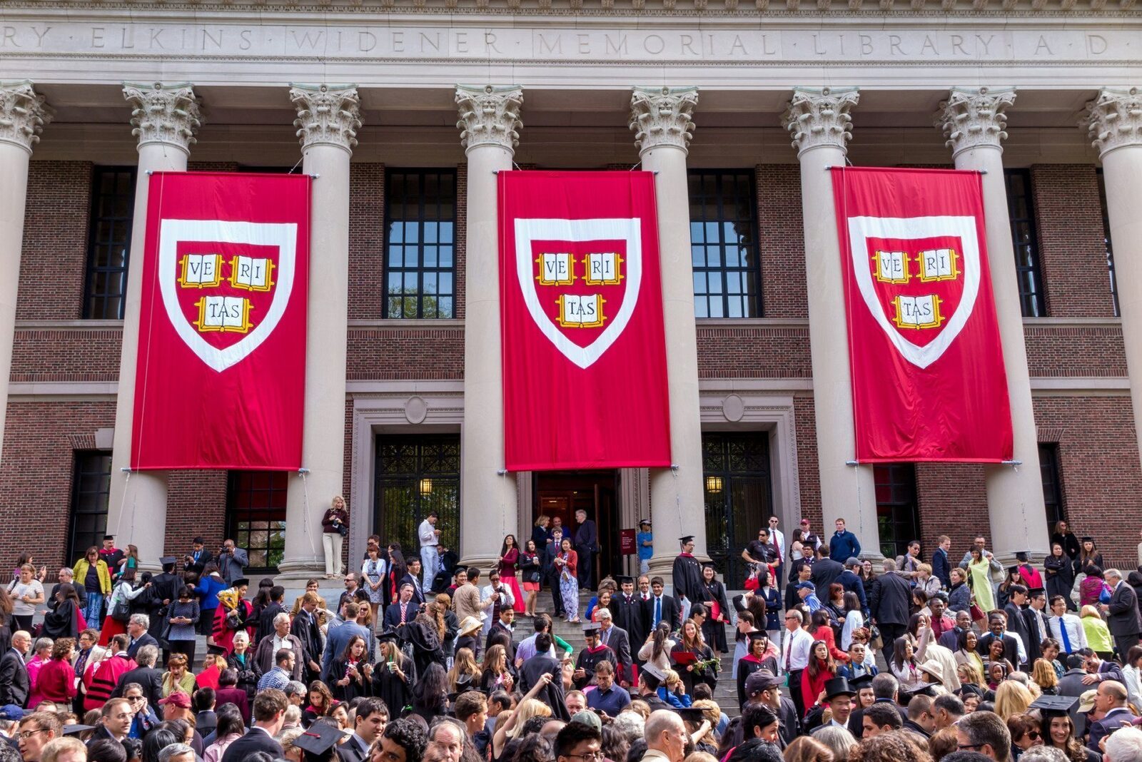Fosta conducătoare a Universităţii Harvard susține că administrația Trump „atacă instituțiile academice americane, asemenea regimurilor autoritare”