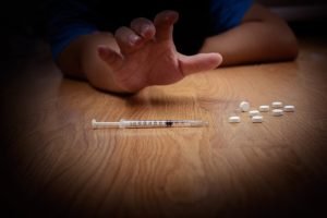 Un adolescent din zece a încercat cel puțin o dată droguri, iar dacă nu acționăm corespunzător, proporția poate crește la trei sau patru din zece, avertizează șeful unei agenții guvernamentale de combatere a consumului de substanțe interzise