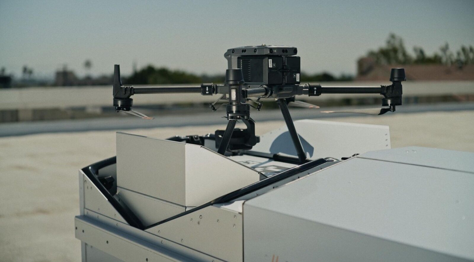 Autoritățile au inițiat un dosar penal după incidentul cu o dronă civilă în spațiul aerian de la Aeroportul Henri Coandă, fiind în derulare colaborări pentru identificarea operatorului dronei