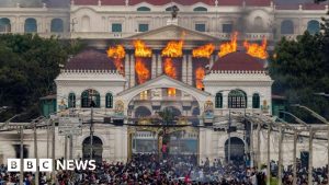 Parlamentul din Nepal ars după demisia prim-ministrului în urma protestelor anti-corupție