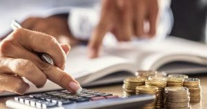 Cât numerar ar trebui să aibă europenii pentru urgențe: suma minimă necesară.