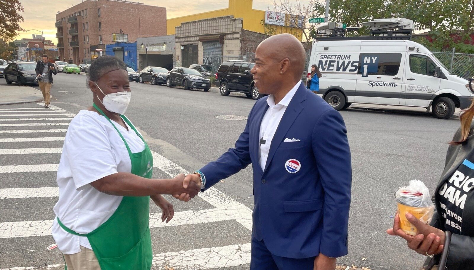 [ad_1] Primarul orașului New York, Eric Adams, care se află la finalul mandatului său, a anunțat duminică că renunță la candidatură pentru a fi reales, cu puțin peste o lună înainte de alegerile atent monitorizate de președintele Donald Trump