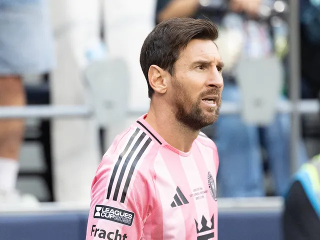 https3A2F2Fsportsmole-media-prod.s3.gra_.io_.cloud_.ovh_.net2Fuploads2F20252F092Flionel-messi-aug.webp
