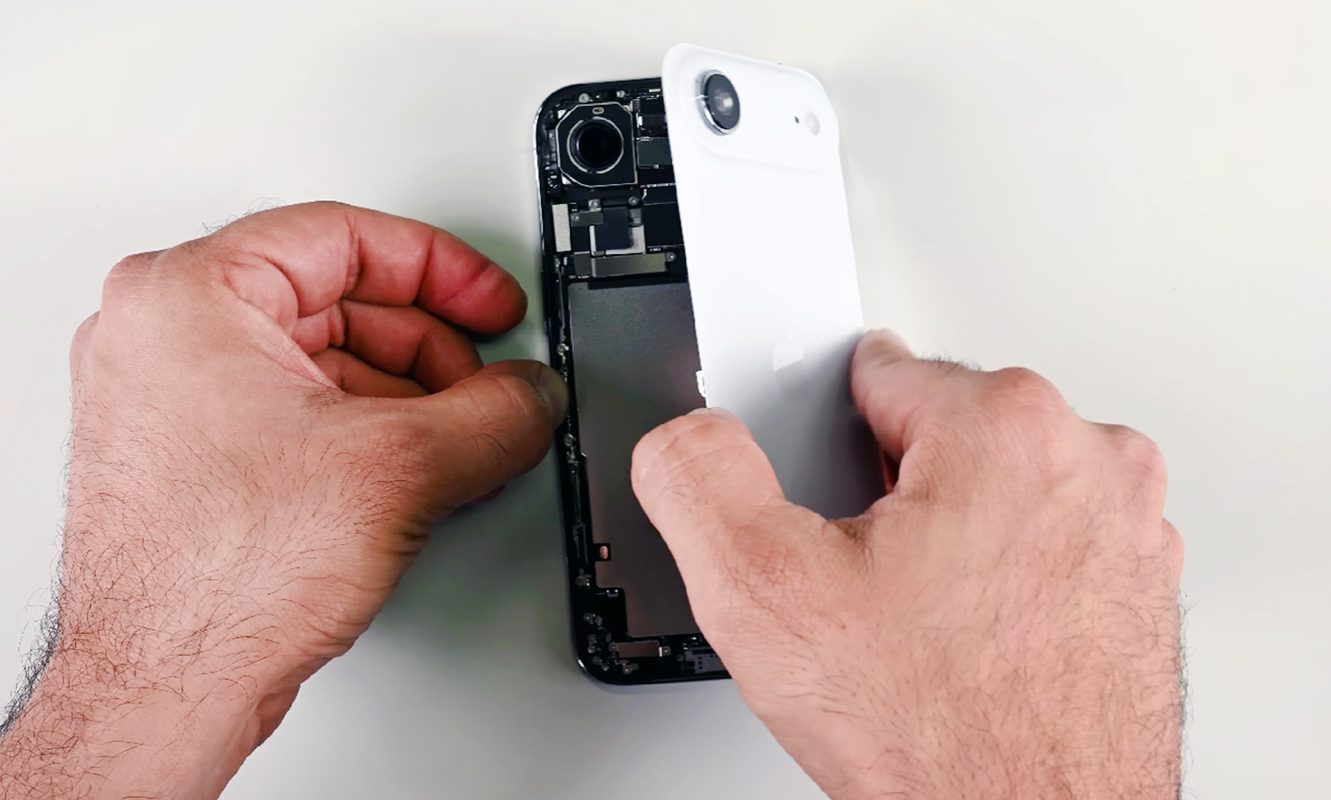 iPhone-Air-reparatii-asamblare-baterie.jpg