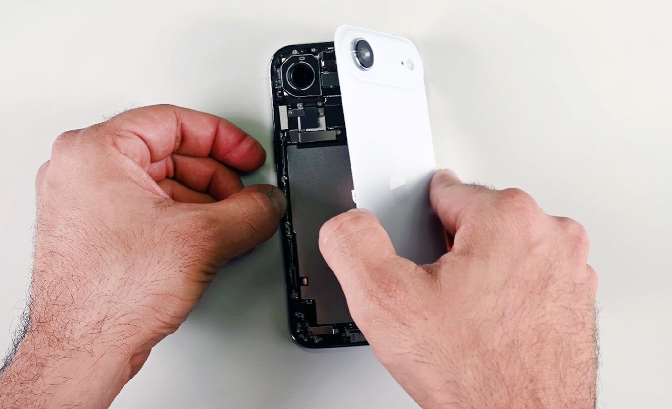 [ad_1] Unul dintre cele mai recente modele de iPhone, denumit iPhone Air, a atras atenția experților datorită designului său extrem de subțire și a facilităților tehnice avansate