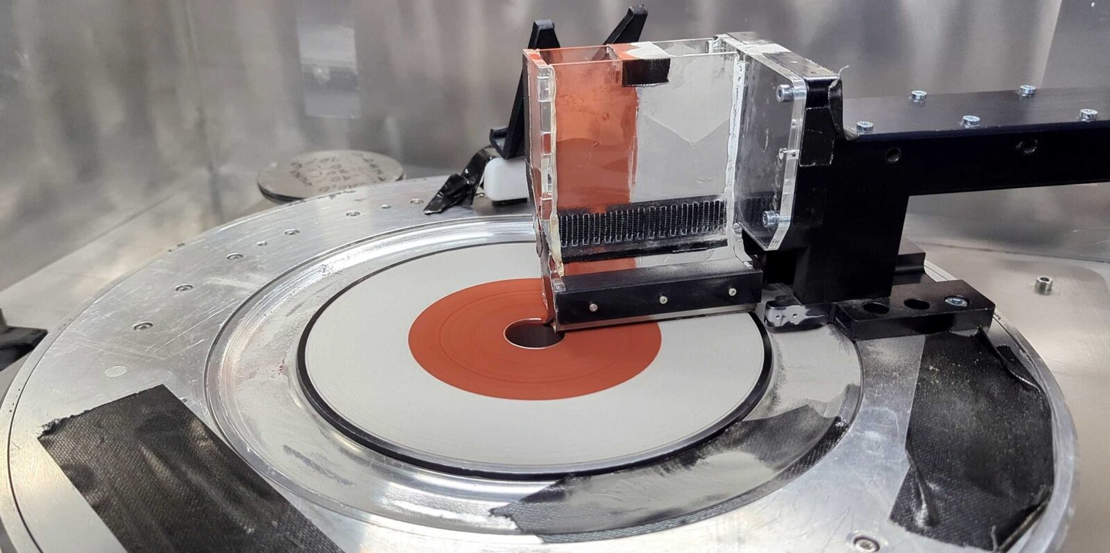[ad_1] O cercetare recentă realizată de studenții de la ETH Zurich a dat naștere unei imprimante 3D metalice inovatoare, capabilă să proceseze simultan mai multe metale