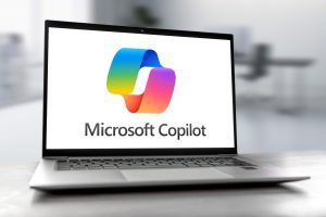 Microsoft 365 Copilot se va instala automat pe cele mai multe PC-uri Windows 11, aducând AI-ul aproape de tine