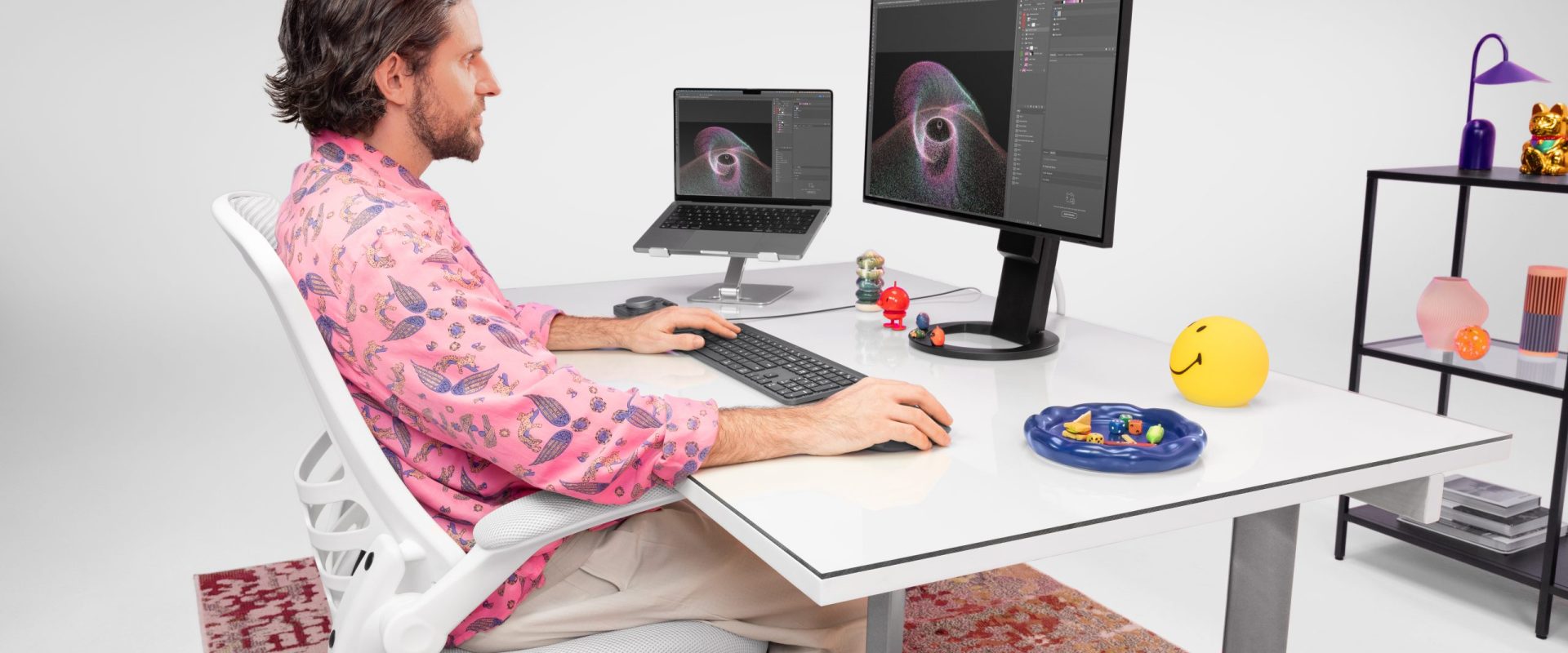 intro-MX-Master-4-LIFE-Graphite-FULL-DESK-scaled.jpg