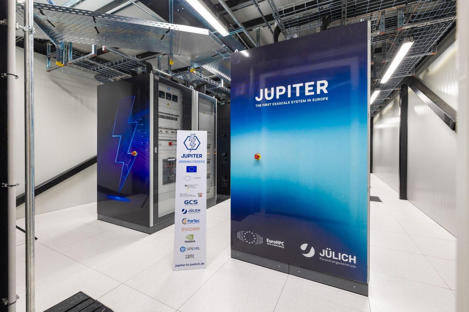 [ad_1] Europa face pași importanți în domeniul supercomputerelor, marcând o posibilă recuprare a decalajului față de SUA și China în economia bazată pe inteligența artificială